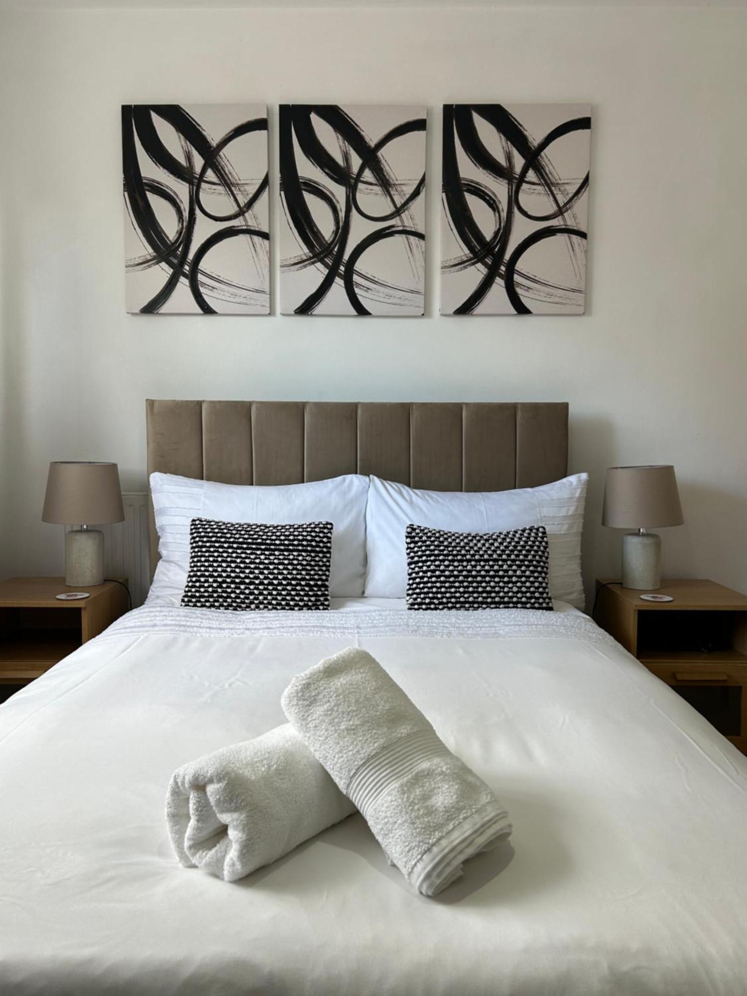 No6 Overnight Stays Free Onsite Parking Hindlip Exterior photo